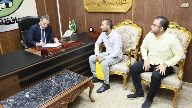 محافظ المنوفية يوجه بصرف مساعدة عاجلة لحالة مرضية من ذوي الهمم