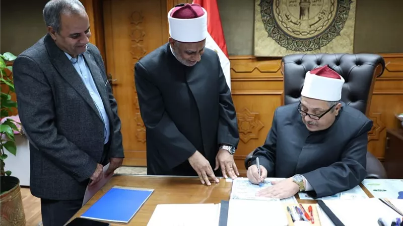 وكيل الأزهر يعتمد نتيجة الدور الثاني للثانوية لمعاهد فلسطين بنسبة نجاح 97.7%