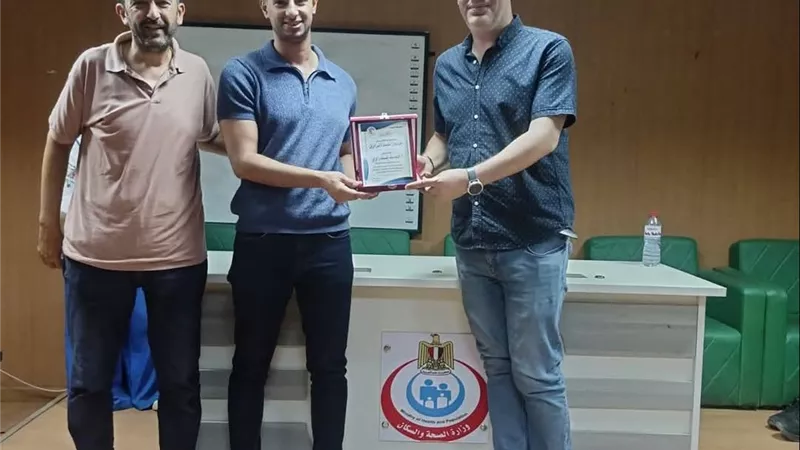 تكريم نائب مدير بنك الدم بكفر الشيخ تقديرًا لجهوده في خدمة المرضى