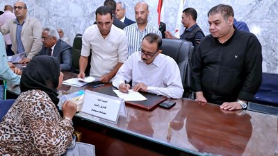 محافظ سوهاج خلال اللقاء الجماهيرى: الأولوية لـ طلبات لذوى الإعاقة والأسر الأولى بالرعاية