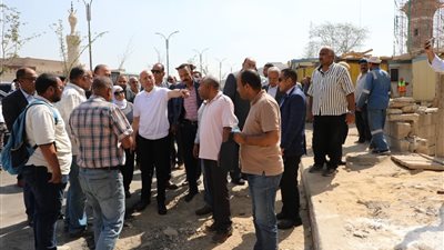 محافظ القاهرة يتفقد مشروعات التطوير بحي السيدة عائشة