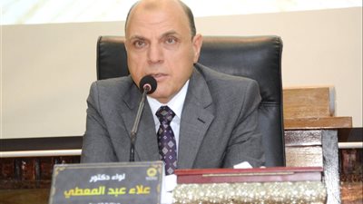 محافظ الغربية يخفض تنسيق القبول بالثانوي الفني لـ160 درجة والخاص 150