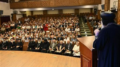 البابا تواضروس الثاني يُكَرِّم نخبة من أعضاء هيئة التدريس بجامعة الإسكندرية