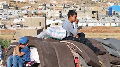 خاص | اللاجئون السوريون بين مطرقة القوانين الخارجية وسندان الظروف الداخلية 