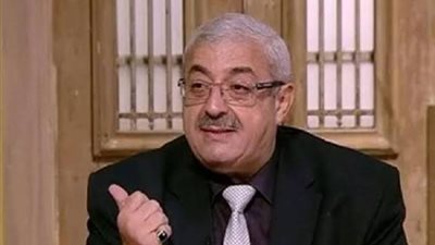 «الهرمونات أغلى من الدجاجة».. مجدي نزيه يكشف مفاجأة عن الدواجن