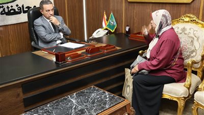 محافظ المنوفية يأمر بصرف مساعدات مالية عاجلة و4 كراسي متحركة للأسر الأولى بالرعاية
