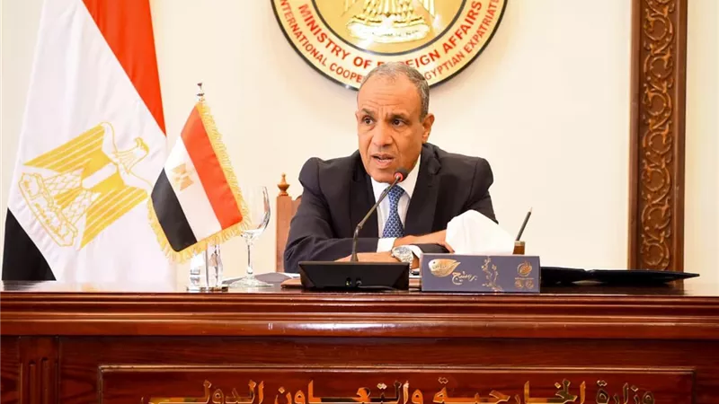 وزير الخارجية يوجه البعثات المصرية بالخارج بتطوير الخدمات القنصلية