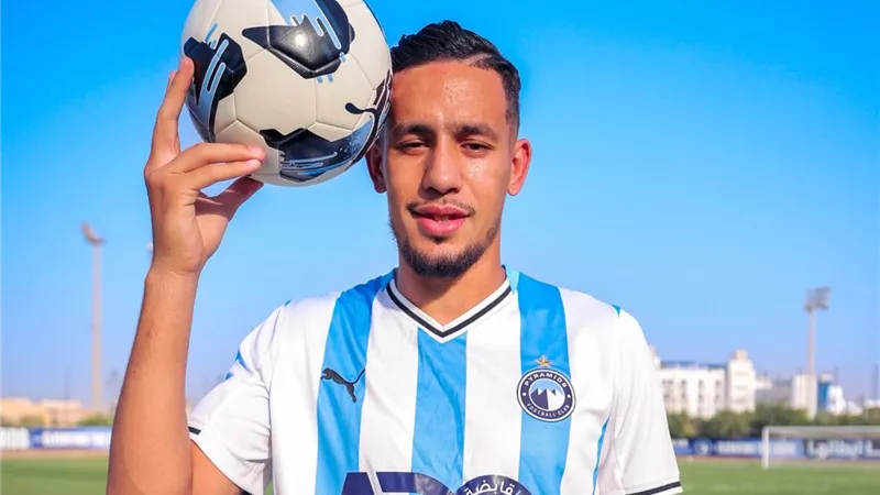 رسميًا.. بيراميدز يعلن التعاقد مع الجزائري أحمد نذير بو علي