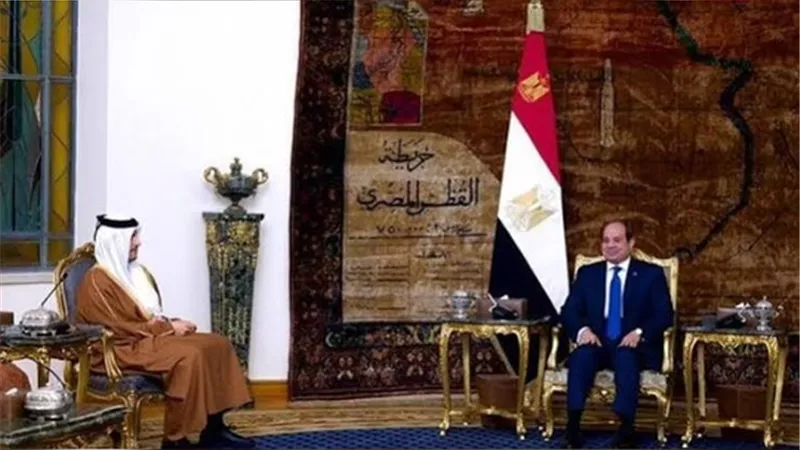 السيسي يبحث مع رئيس الوزراء القطري تعزيز الاستثمارات وتنسيق الجهود لوقف حرب غزة