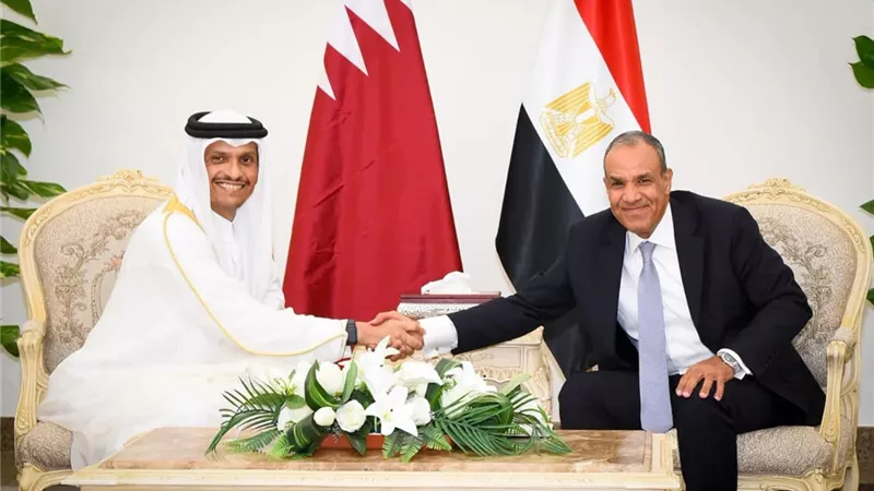 مصر وقطر تبحثان تعزيز الشراكة الاقتصادية واحتواء أزمات المنطقة