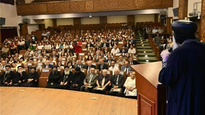 البابا تواضروس الثاني يُكَرِّم نخبة من أعضاء هيئة التدريس بجامعة الإسكندرية