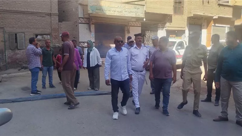 حملات ميدانية تعيد الانضباط لشوارع المراغة.. رفع الإشغالات وتحرير محاضر للمخالفين