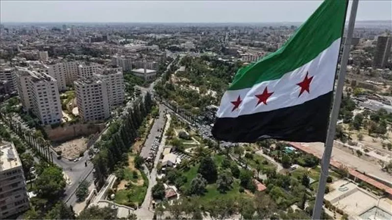 مقتل عنصر وإصابة مدنيين بانفجار قنبلة أمام مديرية تدمر بريف حمص