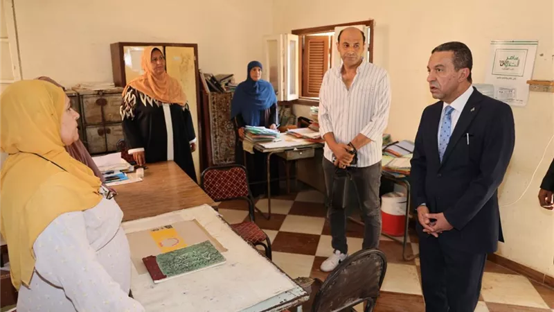 محافظ المنوفية يفاجئ الوحدة المحلية بالمصيلحة ويتابع مشروع وحدة الرصف 