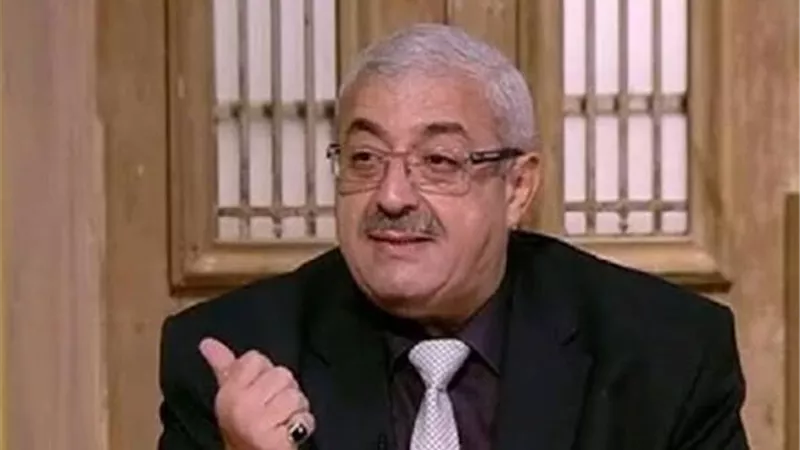 «الهرمونات أغلى من الدجاجة».. مجدي نزيه يكشف مفاجأة عن الدواجن