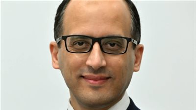 المستشار محمد الحمصاني يغادر منصب متحدث الحكومة بعد تعيينه نائبًا لمساعد وزير الخارجية