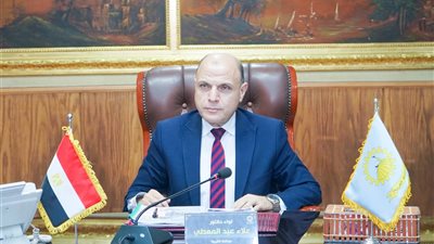 محافظ الغربية وقيادات وزارة الزراعة يبحثون دعم مزارعي ومصنعي الكتان