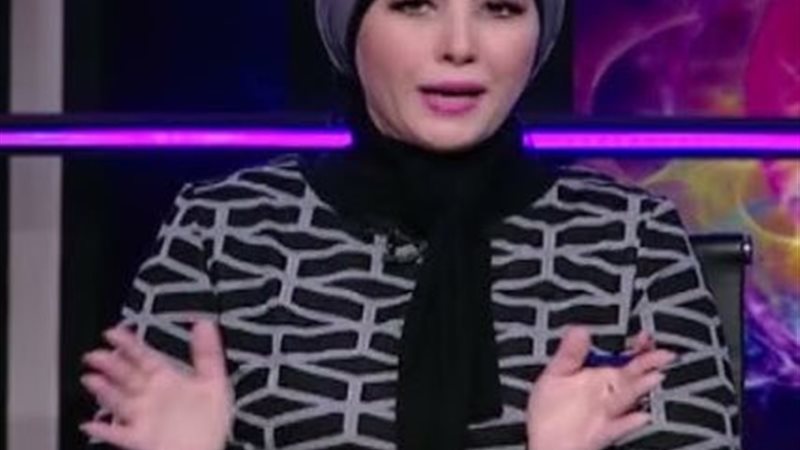 الإعلامية نيفين منصور