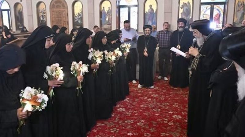 رسامة راهبات جدد