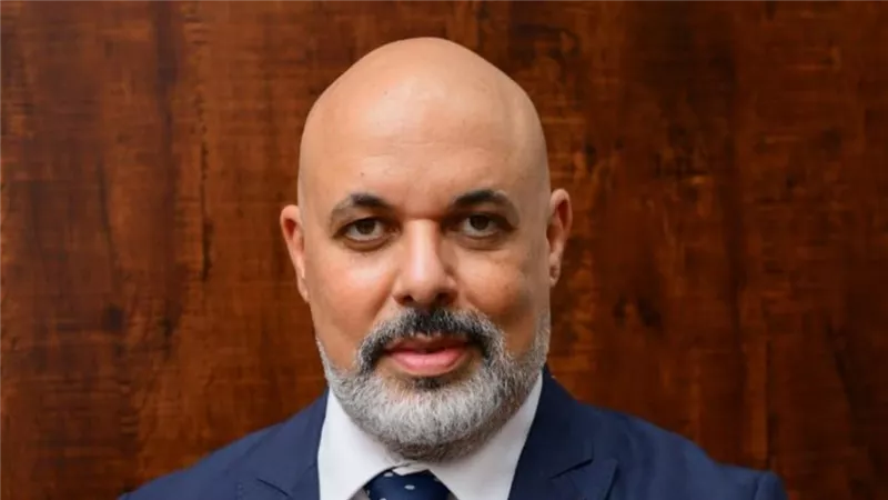 نقص العمالة يضغط على مصانع الذهب.. وإيهاب واصف يكشف خطة تأهيل كوادر جديدة