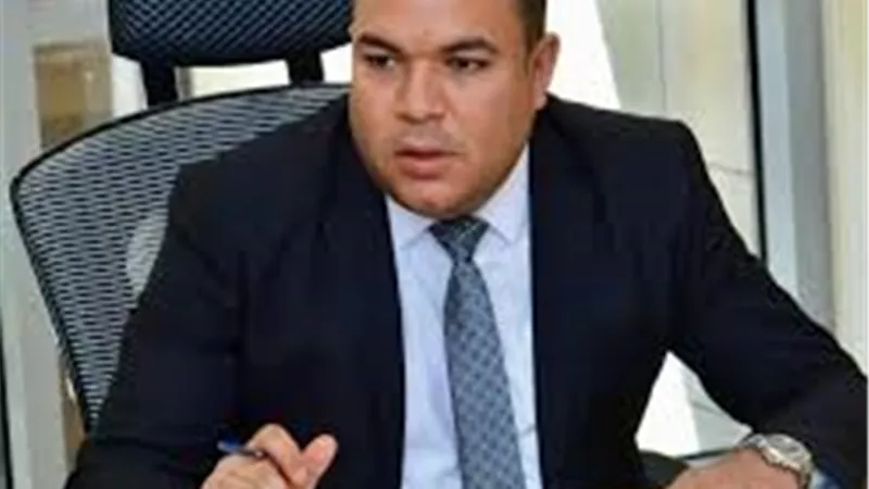 90 مليار جنيه راحت فين.. برلماني يطالب بإقالة وزير الصحة 