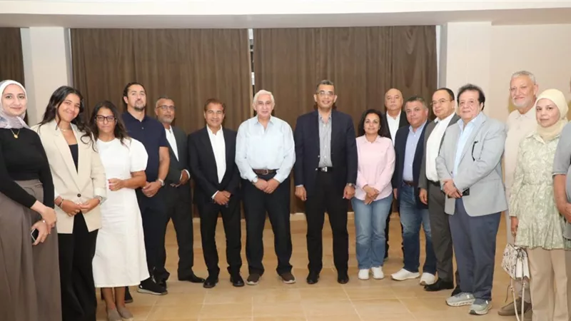 محافظ البحر الأحمر يضع مع مستثمري مرسى علم رؤية جديدة لتعزيز التنمية السياحية