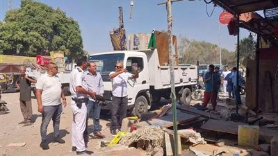 حملات مكبرة لإزالة التعديات على خط التنظيم وتمهيد 