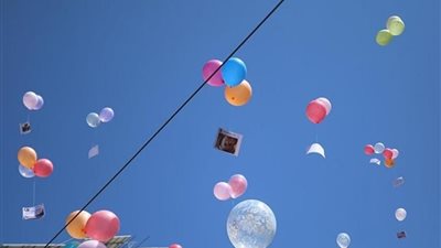 الطائرات الورقية تحلق فوق جنوب لبنان برسالة صمود وتمسك بالأرض