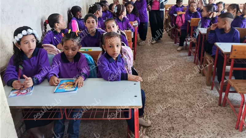 انطلاق الدراسة بالصفوف الأولى وانتظام العملية التعليمية بجميع مدارس المنوفية.. صور 