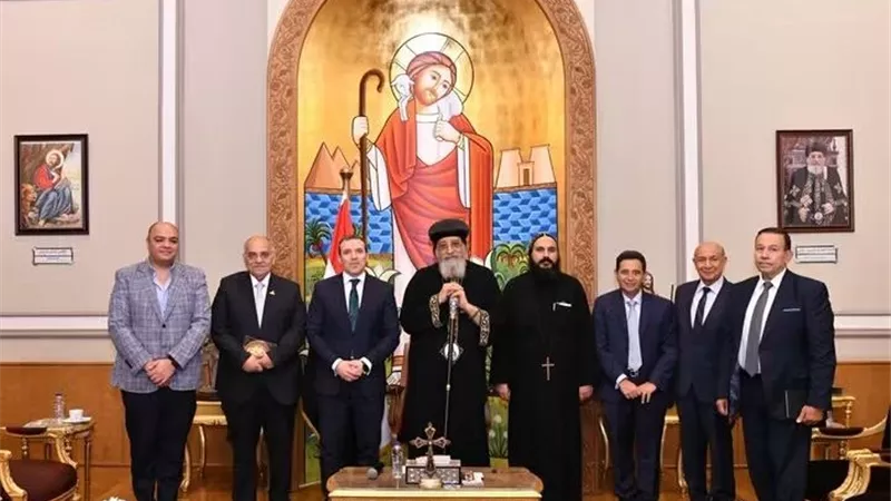 البابا تواضروس الثاني يبحث مع قيادات الإسعاف والصحة تعزيز التوعية المجتمعية والخدمات الطارئة