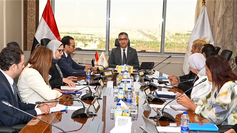 وزير التموين يبحث مع قيادات برنامج الأغذية العالمي تطوير منظومة الدعم وتعزيز الأمن الغذائي