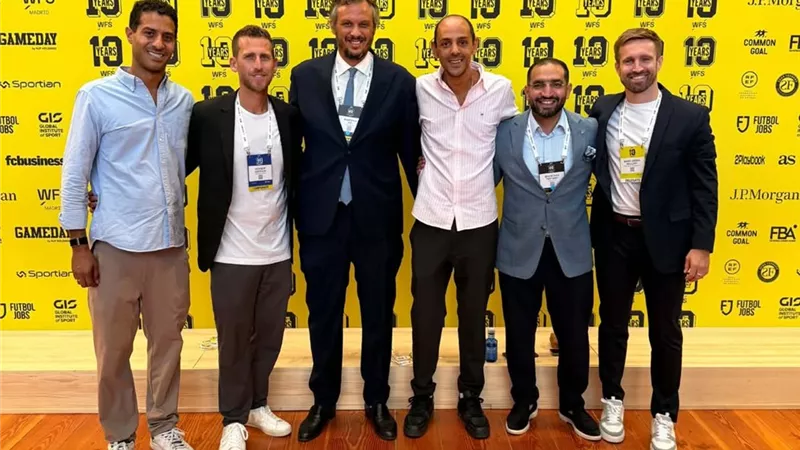  بيراميدز يشارك في قمة 