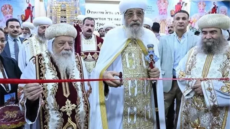 البابا تواضروس الثاني يدشن كاتدرائية مارمرقس بملوي وترقية 6 كهنة لدرجة القمصية