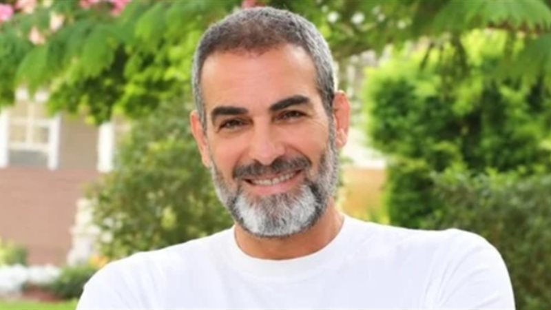 أحمد عبد العزيز يوقف