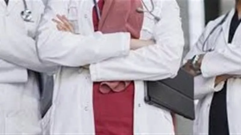 كليات طب تقبل من 50%.. نقابة الأطباء تعترض والأعلى للجامعات يكشف السبب| خاص