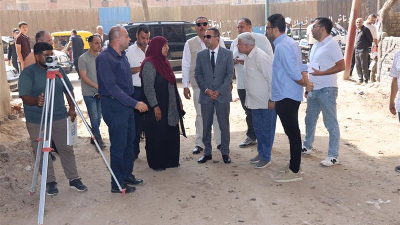 اللواء عمرو الغريب محافظ المنوفية اثناء المتابعات